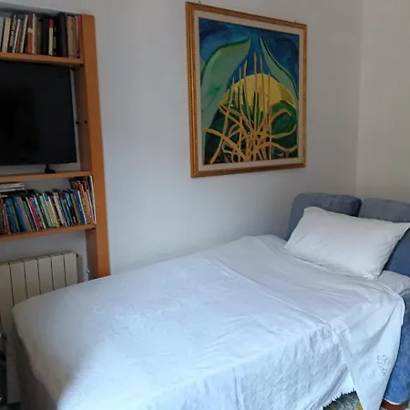 לינה וארוחת בוקר With A View 4*